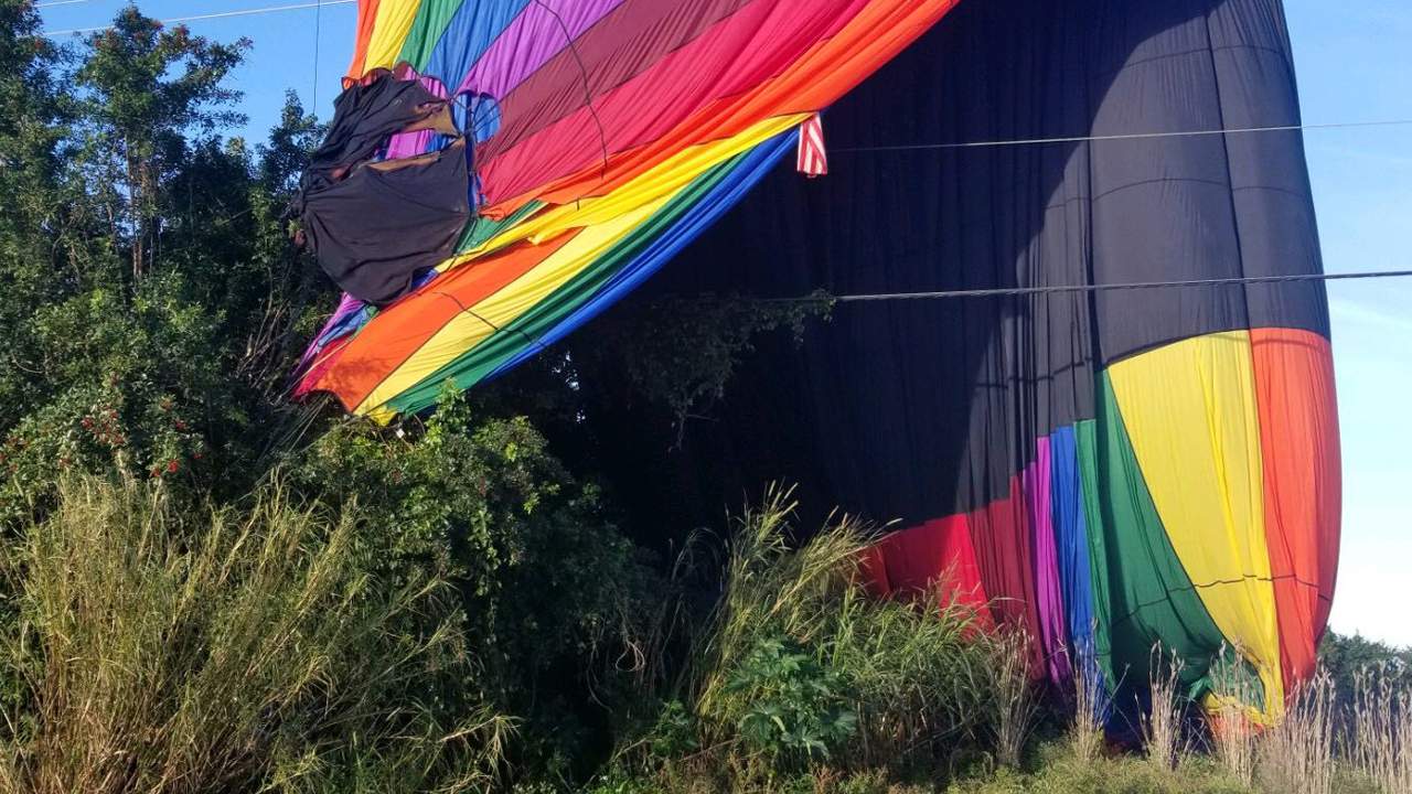 Globo de aire caliente cae sobre líneas eléctricas en el suroeste de Miami-Dade