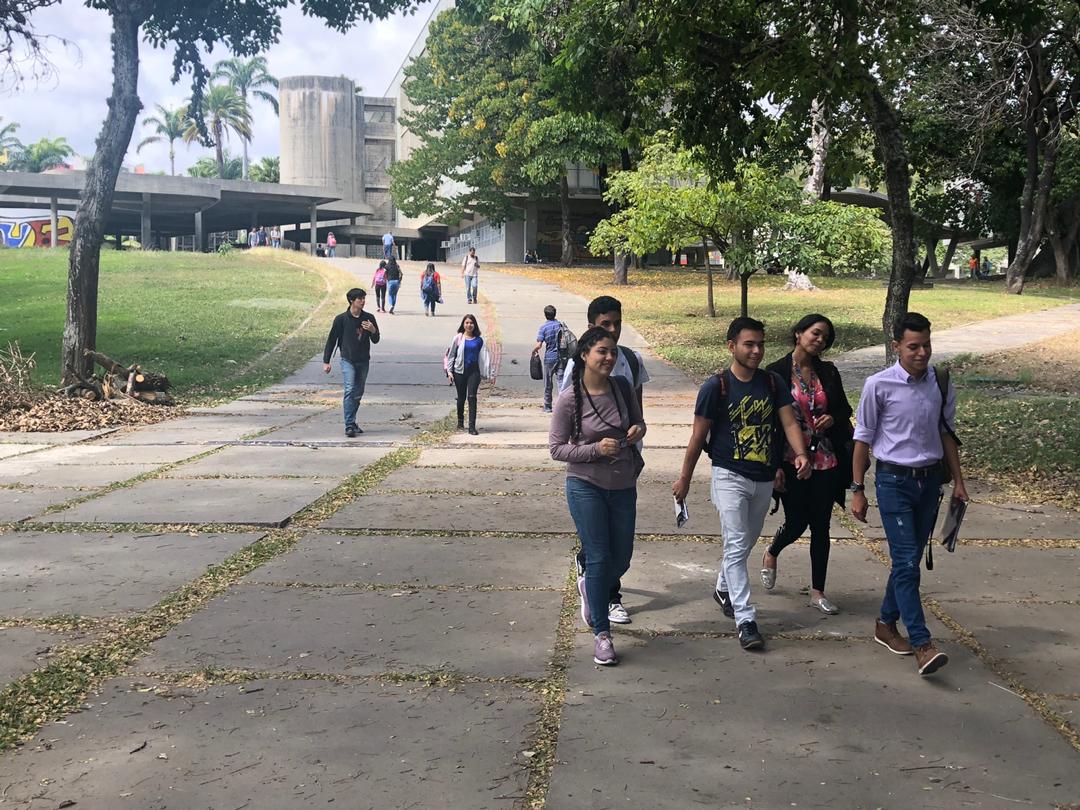 Jóvenes venezolanos entre el desánimo y la convicción de reactivar protestas (Video)