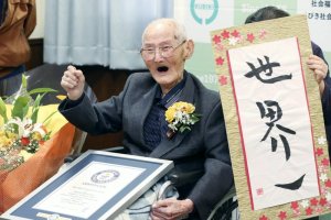 Un japonés de 112 años, es reconocido como el hombre más viejo del mundo