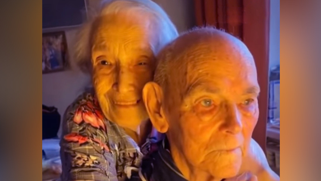 Una pareja que convive desde hace 70 años compartieron el secreto de su amor (Video)