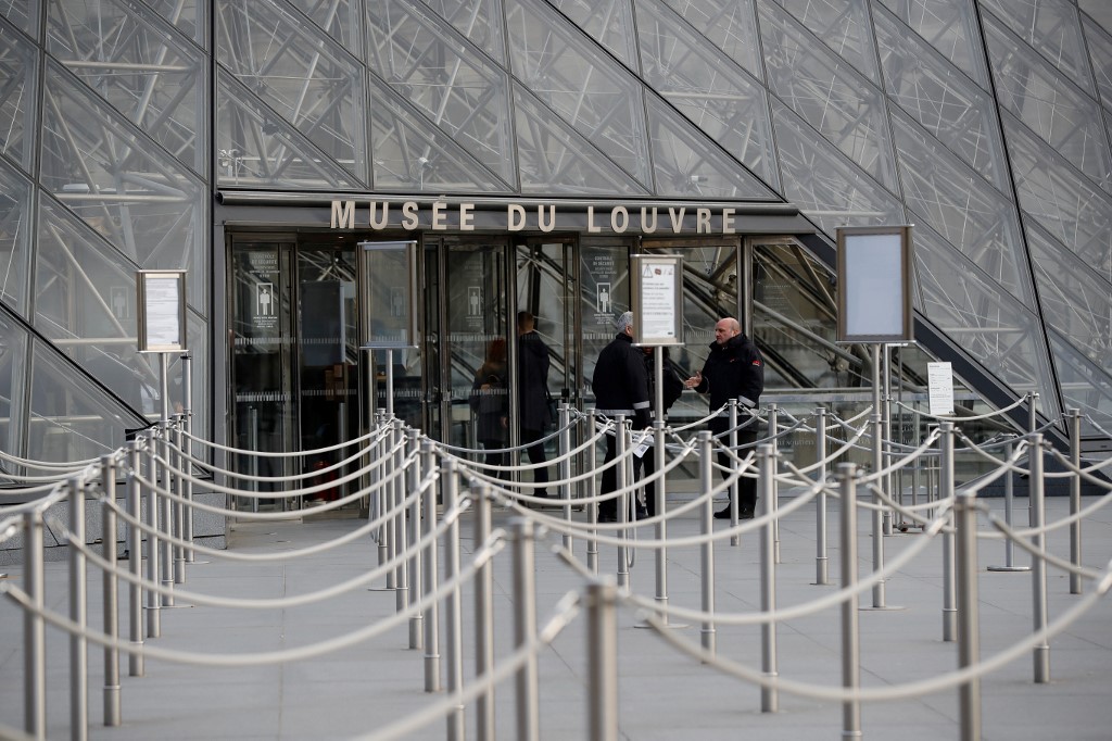 Francia prolonga el confinamiento más allá del 15 de abril