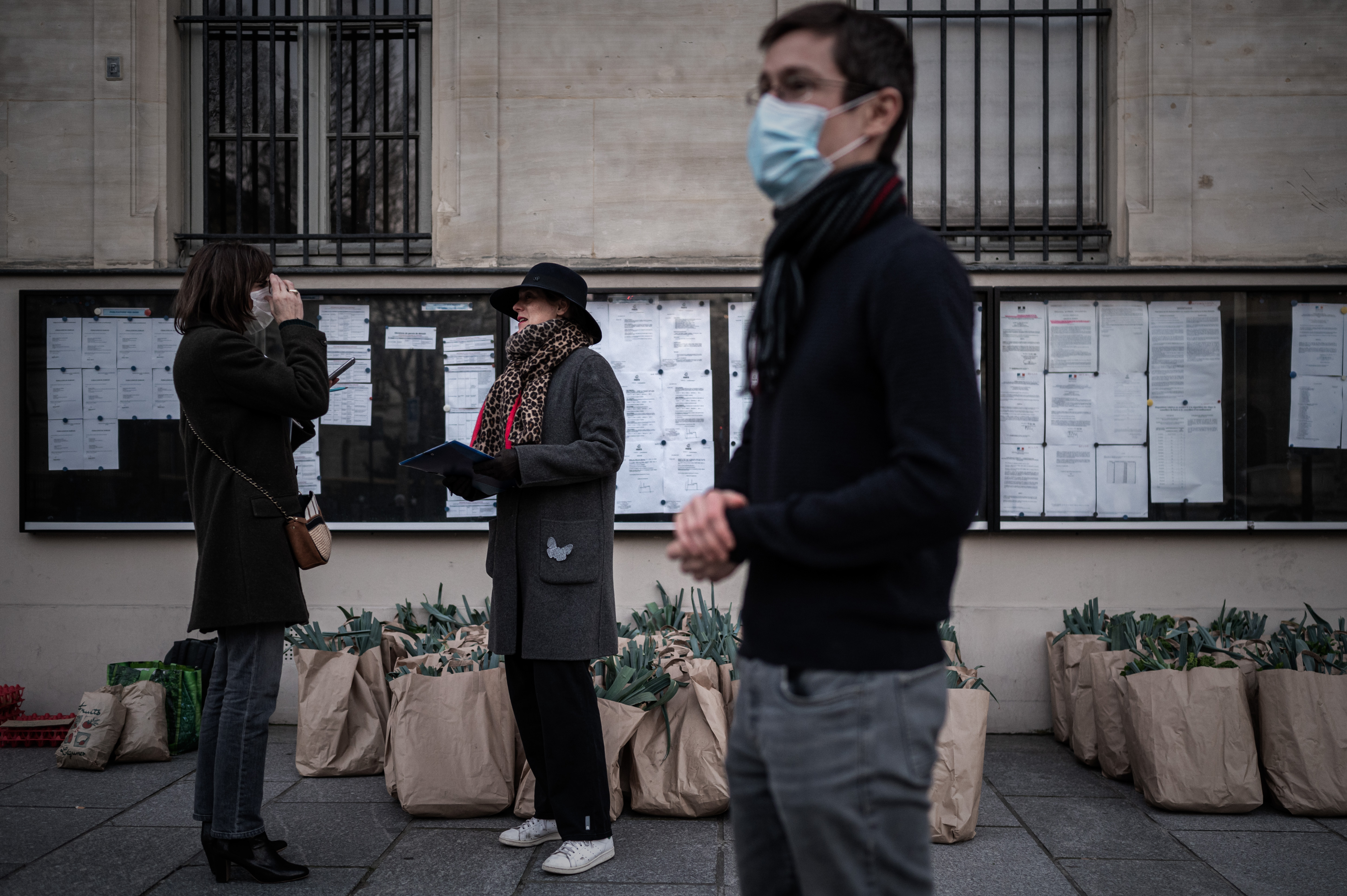 Un hombre fue condenado a un año de cárcel en Francia por vender mascarillas ilegalmente