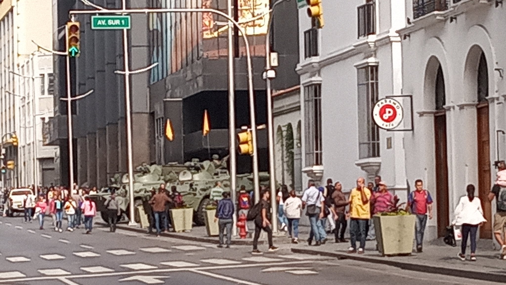 El centro de Caracas amanece militarizado este #9Mar (Fotos)