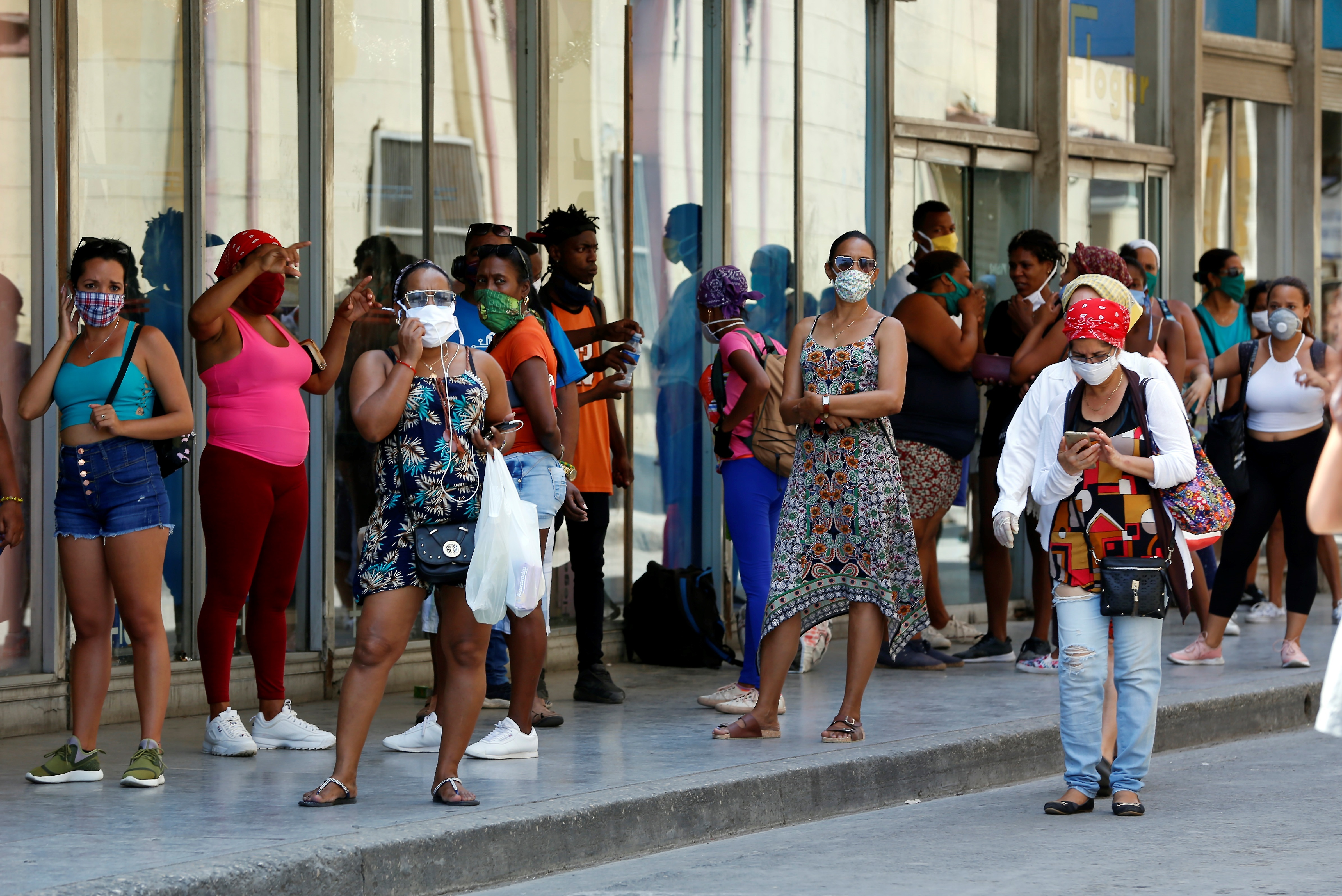 Cuba detectó 813 nuevos casos de coronavirus, más de la mitad en La Habana