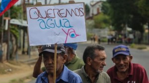 Pobladores de San Félix pagan por el derecho al agua para blindarse contra el coronavirus