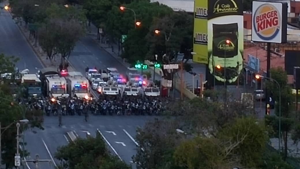 Desplegaron tanquetas y ballenas de la GNB en Barquisimeto este #4May (Fotos y Video)