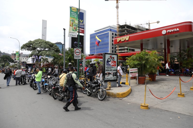 Un motorizado herido tras accidente en cola de gasolina en Lara