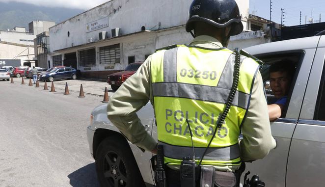 Controlan los accesos en Miranda durante el primer día de la “cuarentena radical” (Videos)