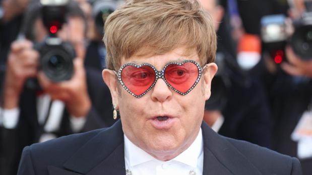 Elton John dejará de usar Twitter por las políticas de Elon Musk