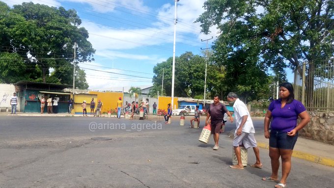 Cumaneses protestaron en Los Cocos porque no tienen gas en sus casas #21Jul (FOTO)