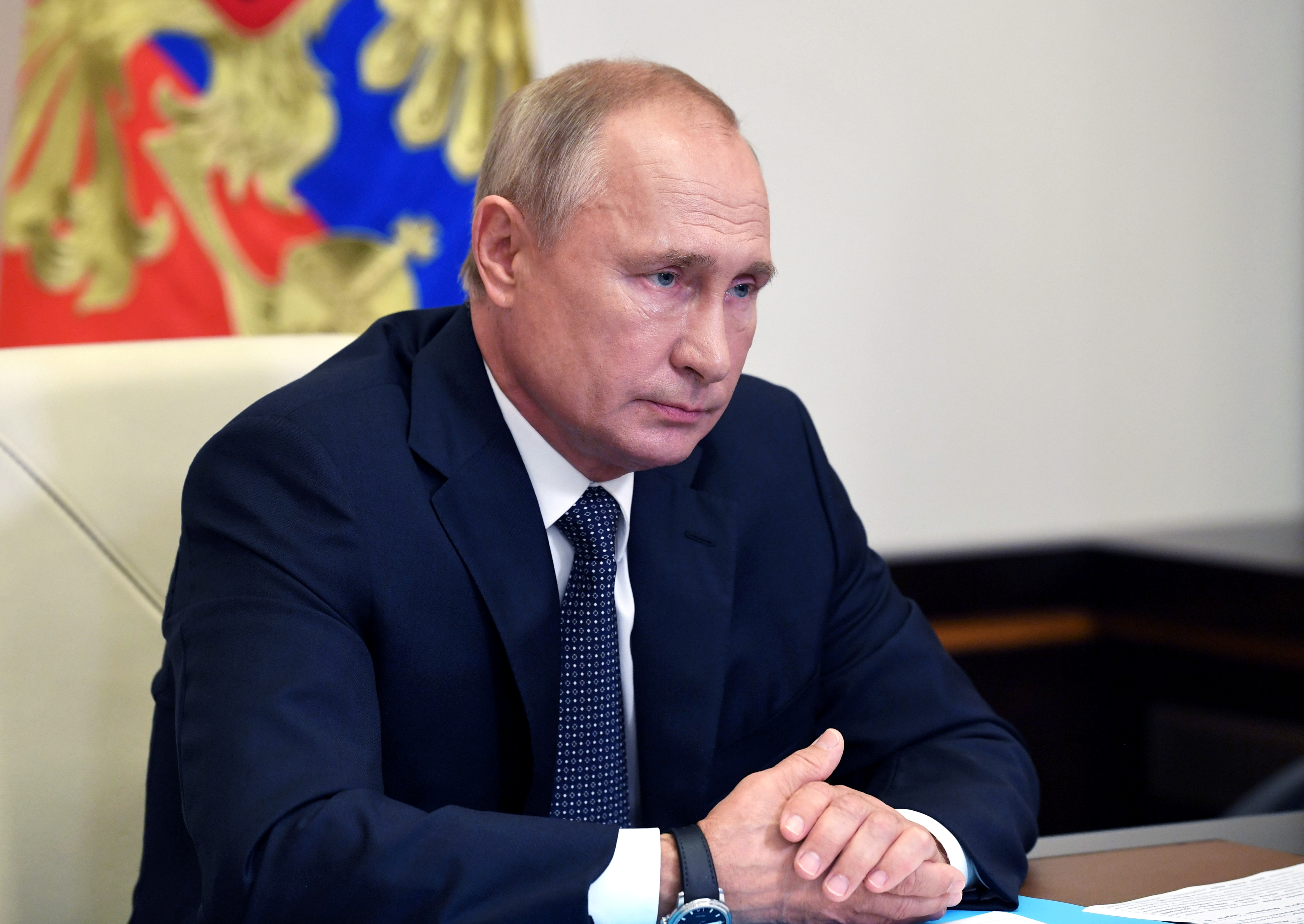 Putin confía en una solución pacífica de la crisis política en Kirguistán