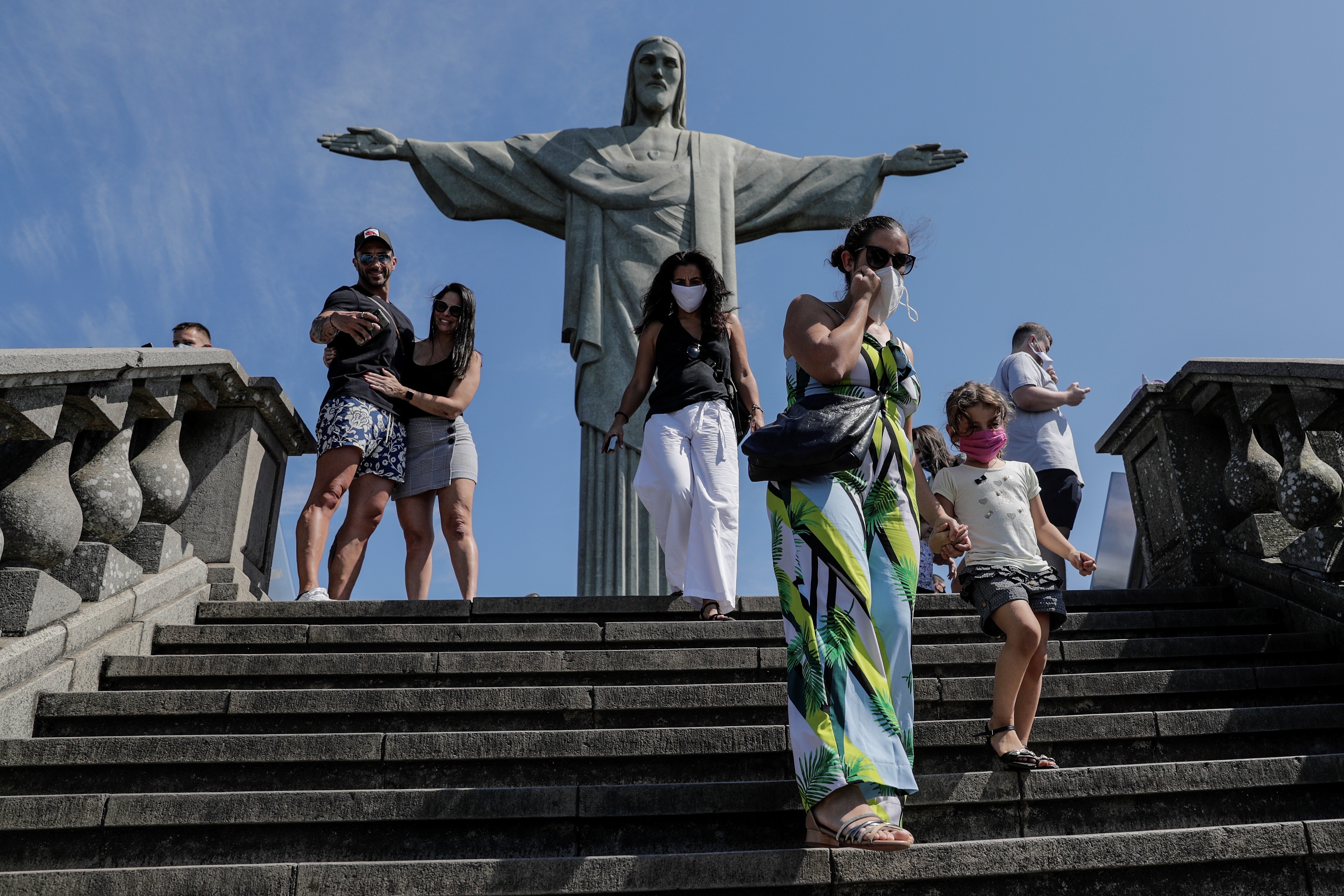 La pandemia aún avanza en Brasil, en medio de los ensayos de varias vacunas