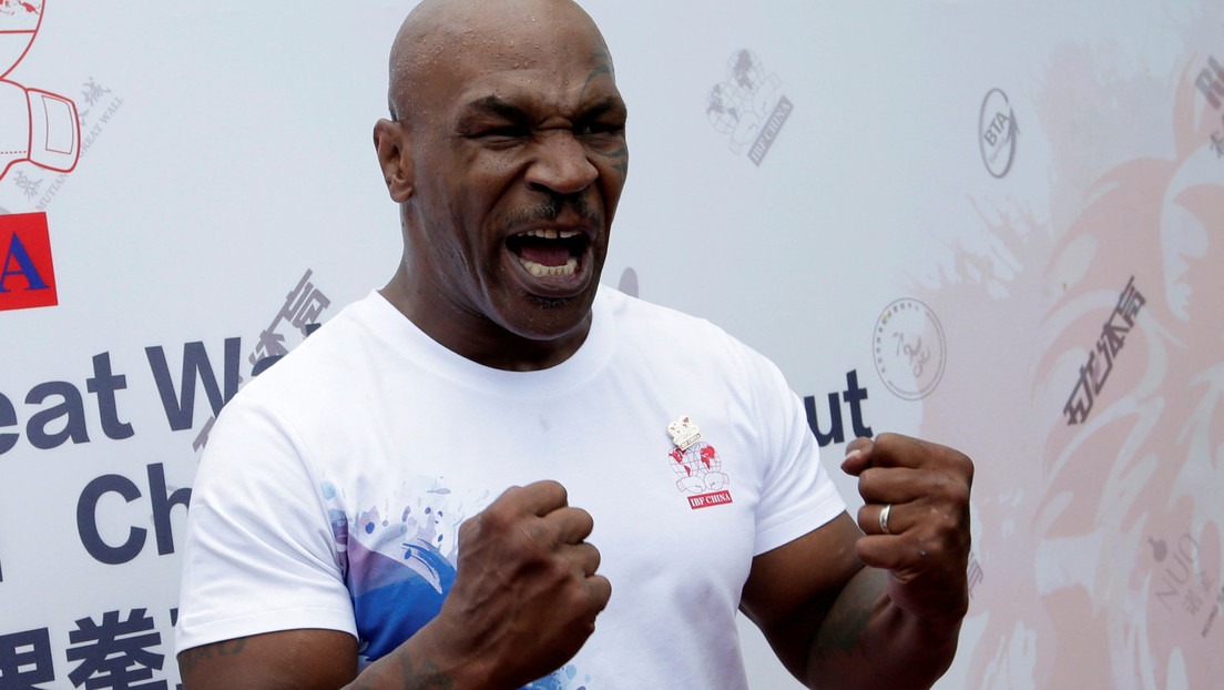 EN VIDEO: Mike Tyson logró inmovilizar en el mar a un tiburón… ¡con sus propias manos!