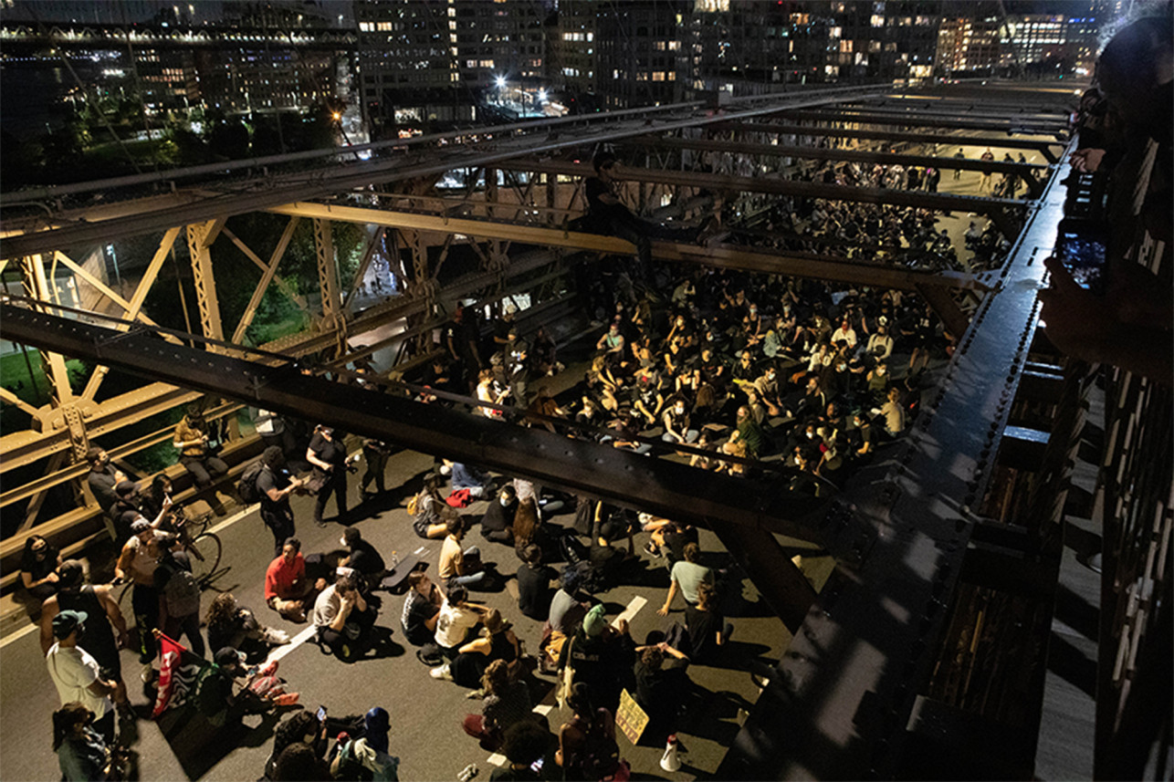 Cientos de manifestantes bloquearon el puente de Brooklyn (FOTOS)