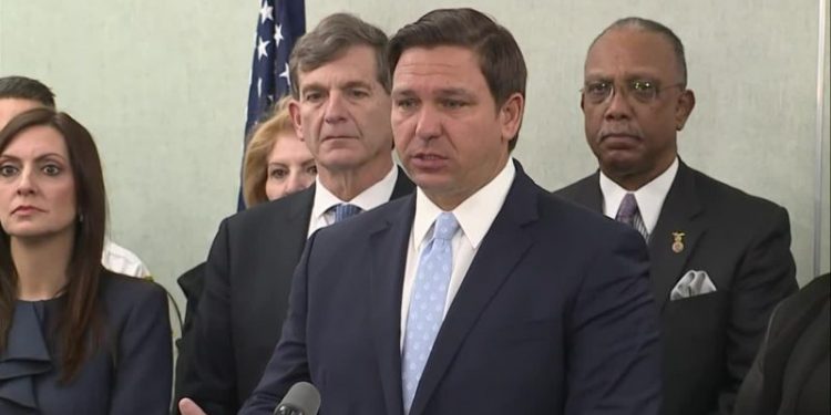 Gobernador de Florida extiende moratoria de desalojos