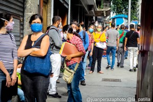 Primera semana de notarías y registros abiertos en Caracas: Entre la adaptación, personal mínimo y colas