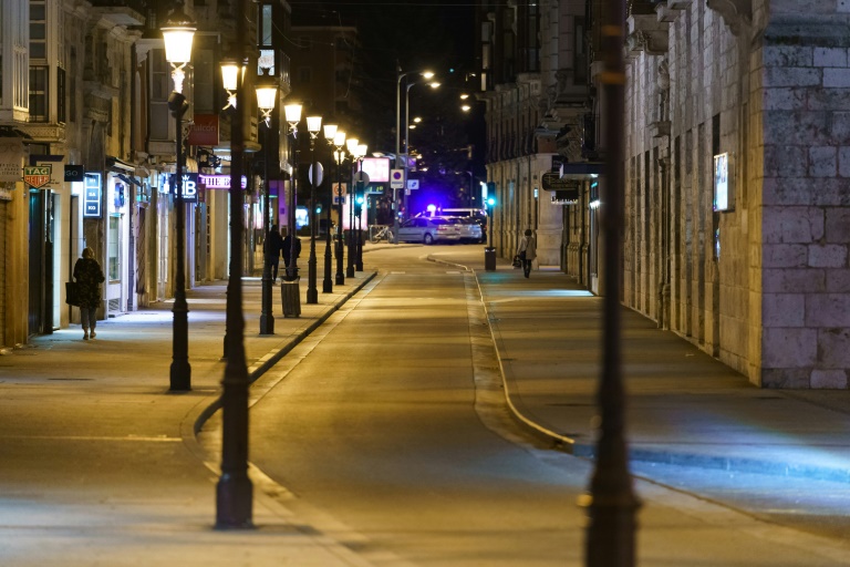 España prepara la declaración de un estado de alarma por la pandemia