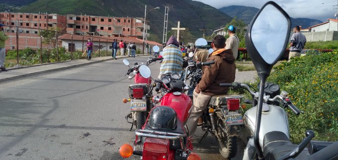 Agricultores en Mérida pierden el día de trabajo esperando por la gasolina #8Oct (FOTO)