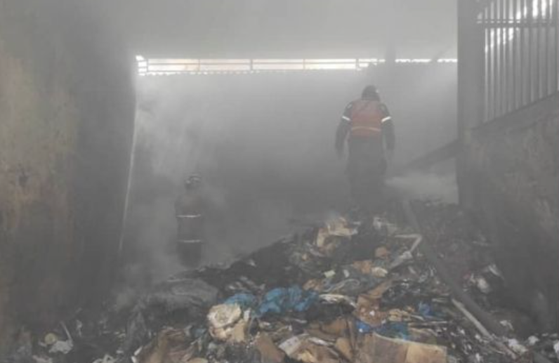 Reportan incendio en el CC Propatria de Caracas #22Oct (fotos)