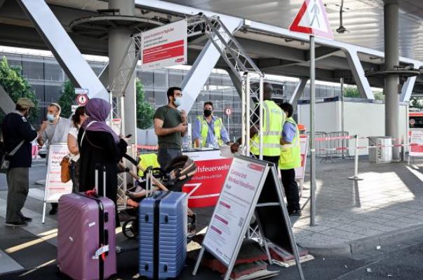 Alemania podría prohibir entrada a viajeros de países con mutaciones