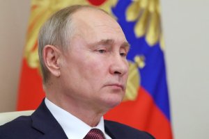 Putin anuncia diez días no laborables en mayo para “frenar” avance de pandemia