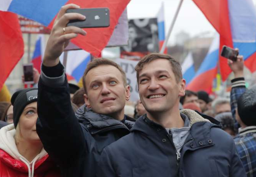 Régimen de Putin activa su cacería y busca al hermano de Navalni