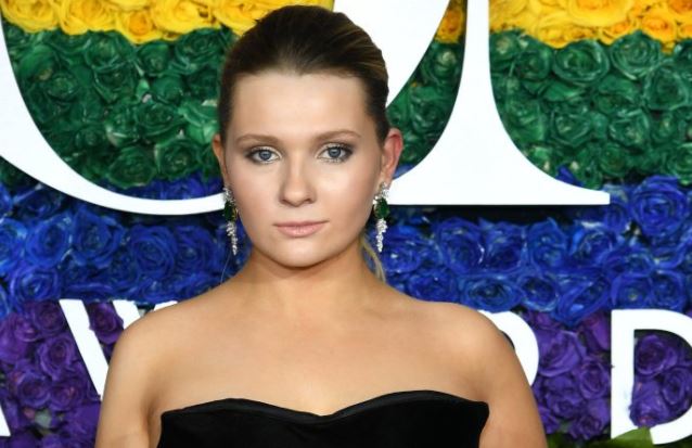 ‘”Estoy devastada”: Abigail Breslin habló sobre la muerte de su padre por coronavirus