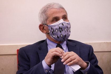 El doctor Anthony Fauci advirtió que las fiestas durante el Super Bowl propagarán el Covid-19 en EEUU