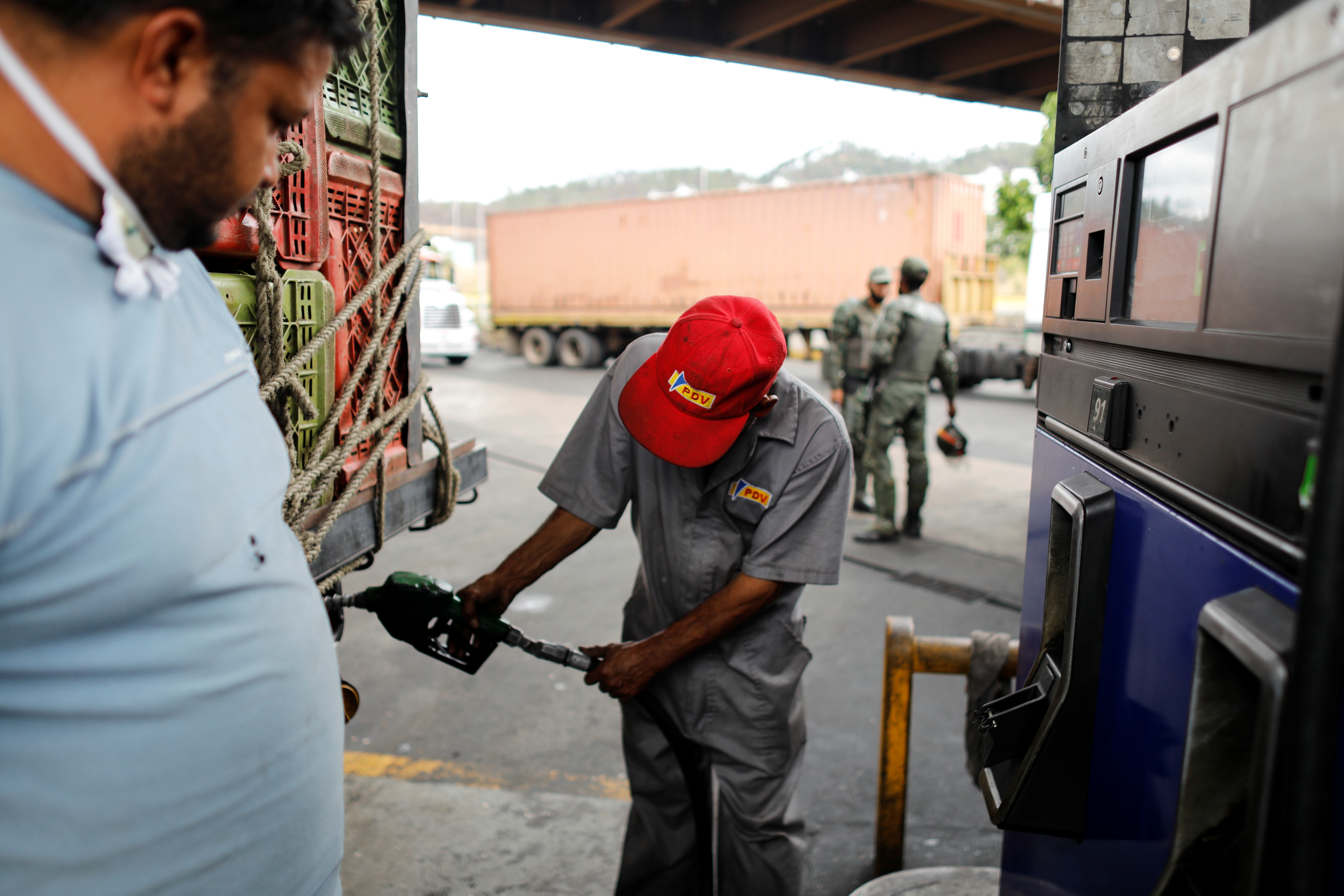 Crisis de combustible requiere soluciones urgentes y permanentes, no pañitos calientes ni improvisaciones