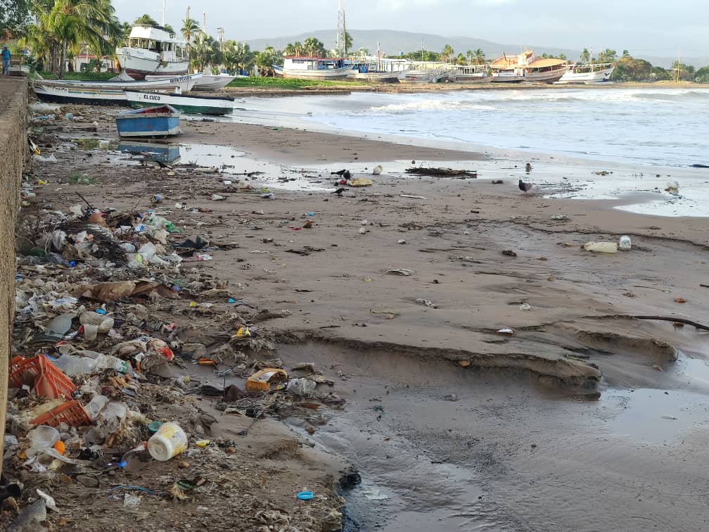 EN FOTOS: La increíble contaminación en las playas de Coro que afecta a los pescadores
