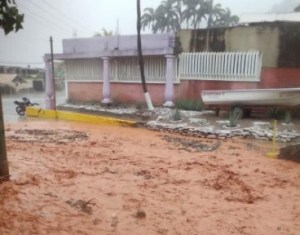 Las lluvias causan estragos en Las Salinas del estado Vargas #14Mar (Fotos)