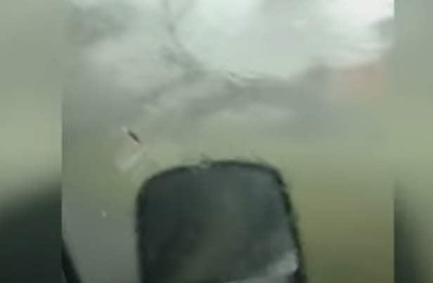 “Sentía que ya eran mis últimos minutos”: Un hombre cuenta la aterradora experiencia de estar dentro de un tornado (VIDEO)