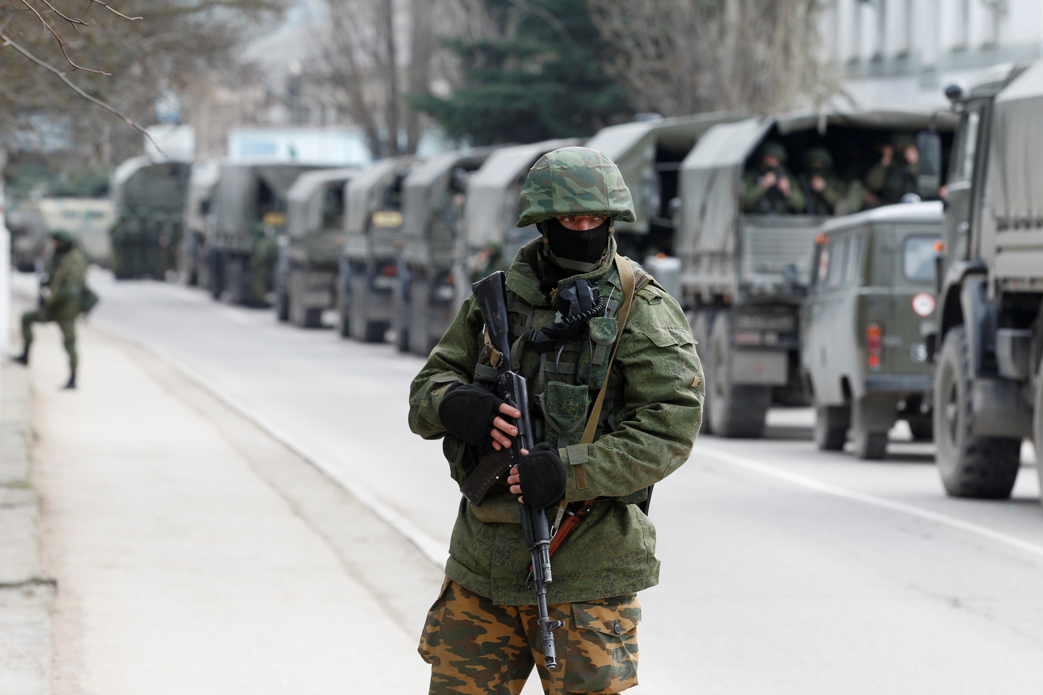 El fantasma de la Tercera Guerra Mundial reaparece mientras la presencia militar aumenta en la frontera entre Ucrania y Rusia