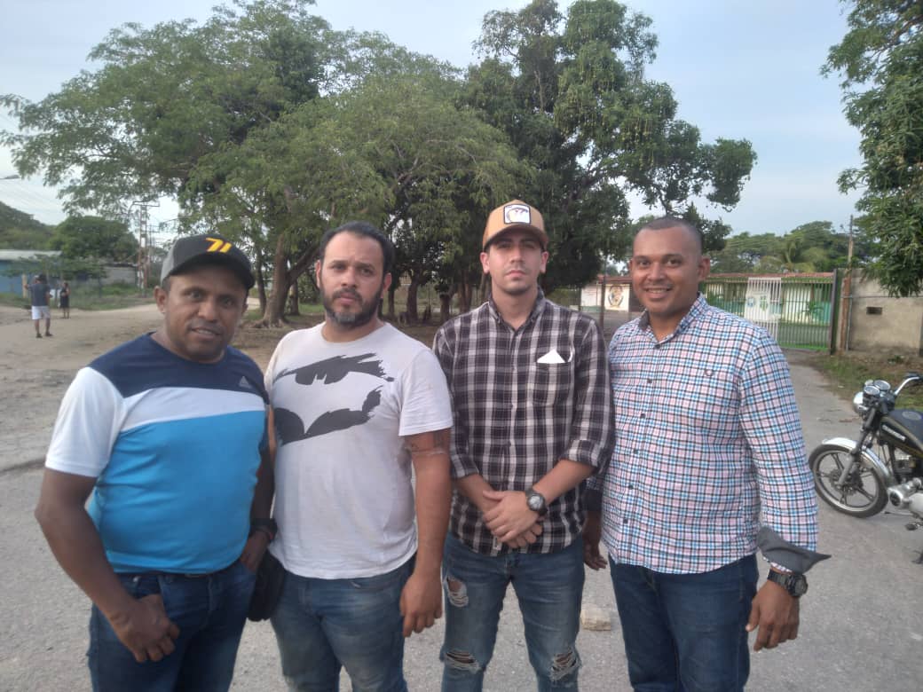 La primera FOTO de los periodistas y activistas tras su liberación en Apure