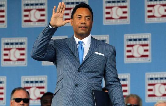 Expelotero puertorriqueño Roberto Alomar despedido de la MLB por acoso sexual