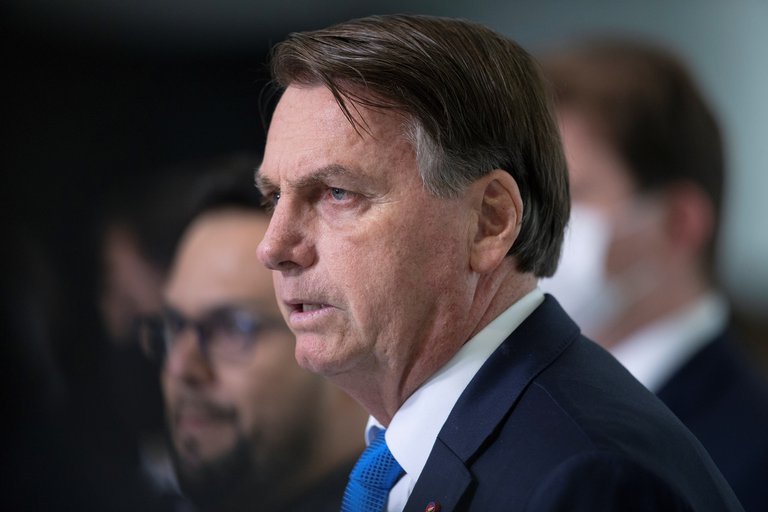 Bolsonaro considera injusto investigar a quienes piden una intervención militar