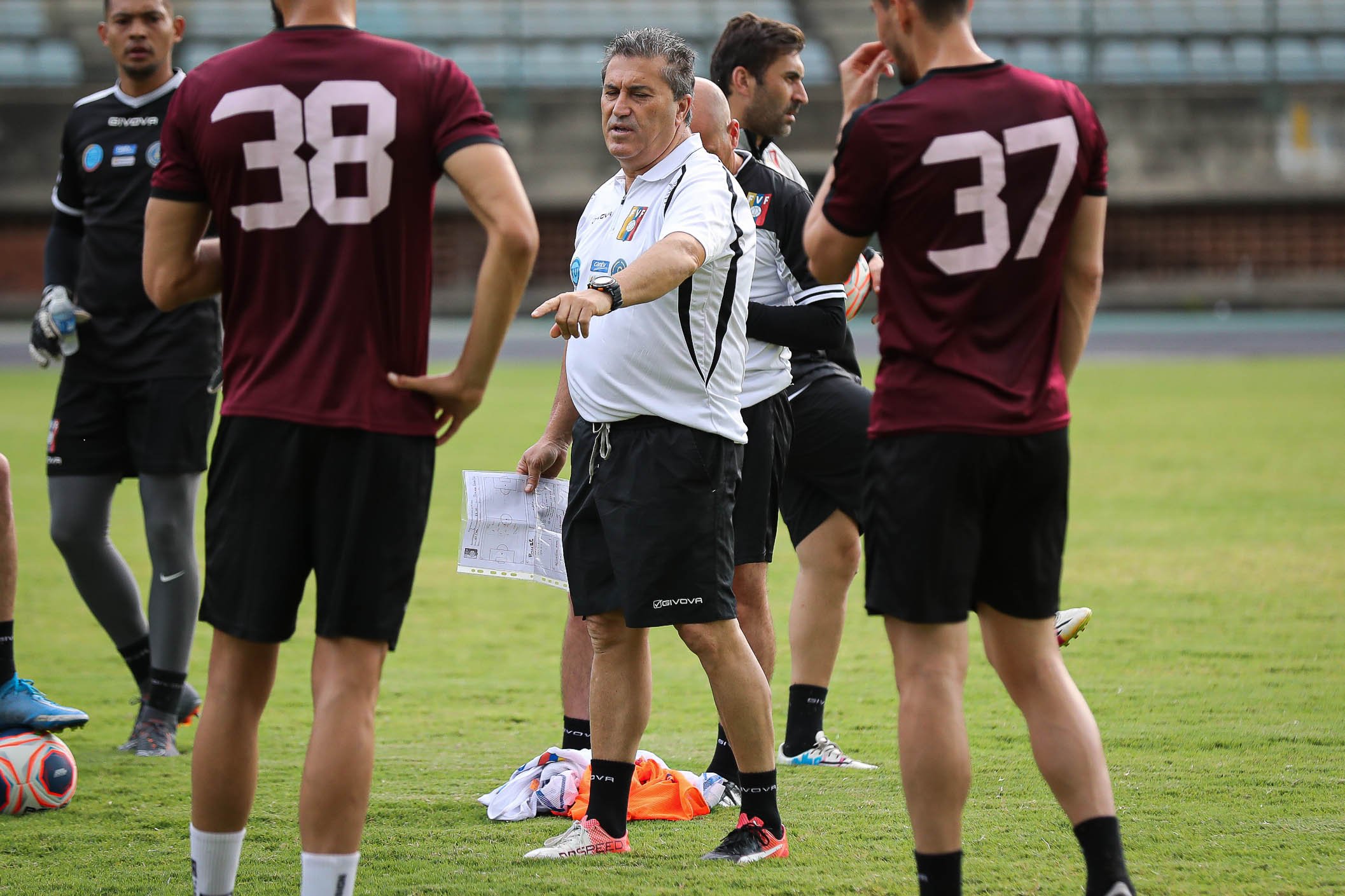 Peseiro lamentó la derrota ante Brasil pero expresó su orgullo por la Vinotinto (Video)