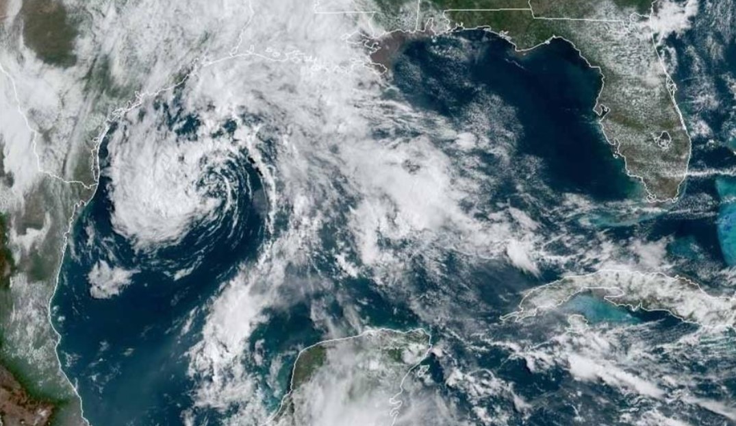 Tormenta “Ana” se aleja de Bermudas y se disipará el lunes sobre el Atlántico