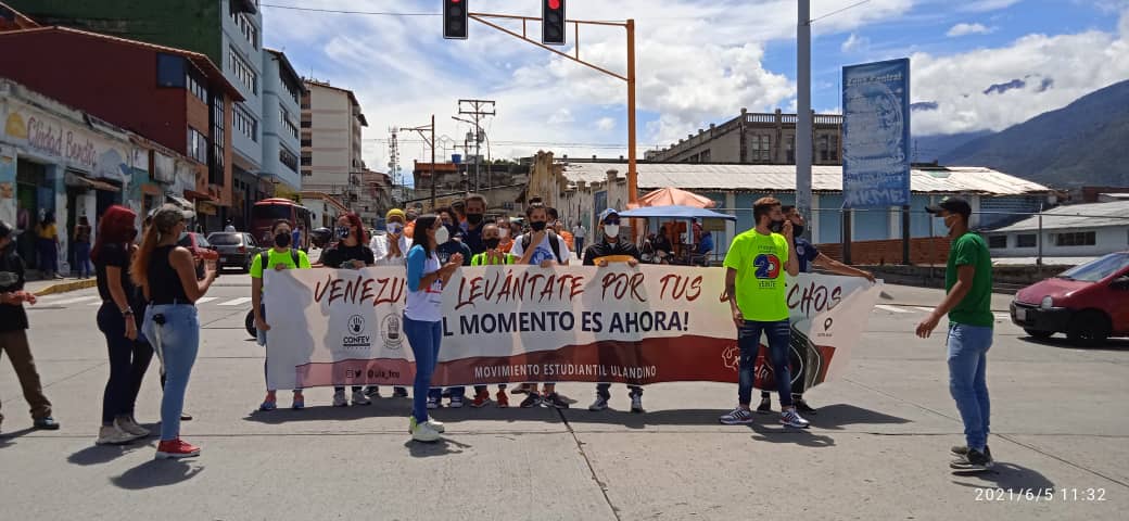 Movimiento estudiantil merideño salieron a la calle haciendo frente a la ruta por Venezuela #5Jun (Fotos)