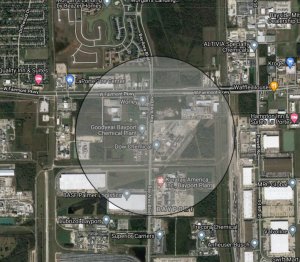 Emiten orden de evacuación en una ciudad de Texas por incidente en una planta de productos químicos