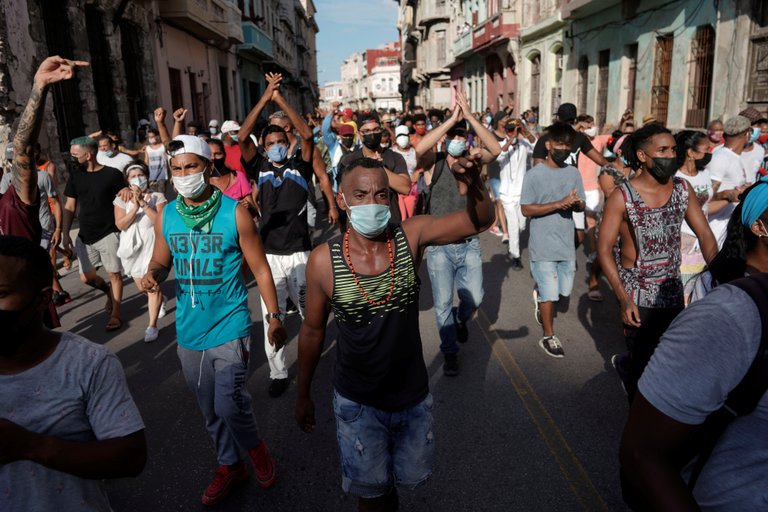 Tras las protestas y la represión en Cuba, el dictador Miguel Díaz-Canel dijo que “los manifestantes tuvieron la respuesta que merecían”