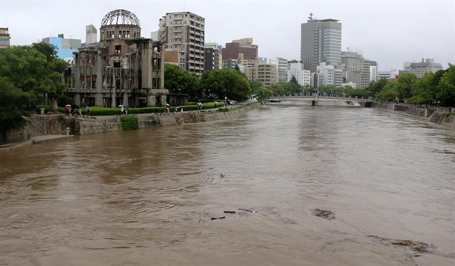 Las lluvias torrenciales en Japón causan un muerto y al menos dos desaparecidos