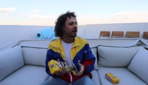 Luisito Comunica llegó a Venezuela, con una nueva aventura entre manos (Video)