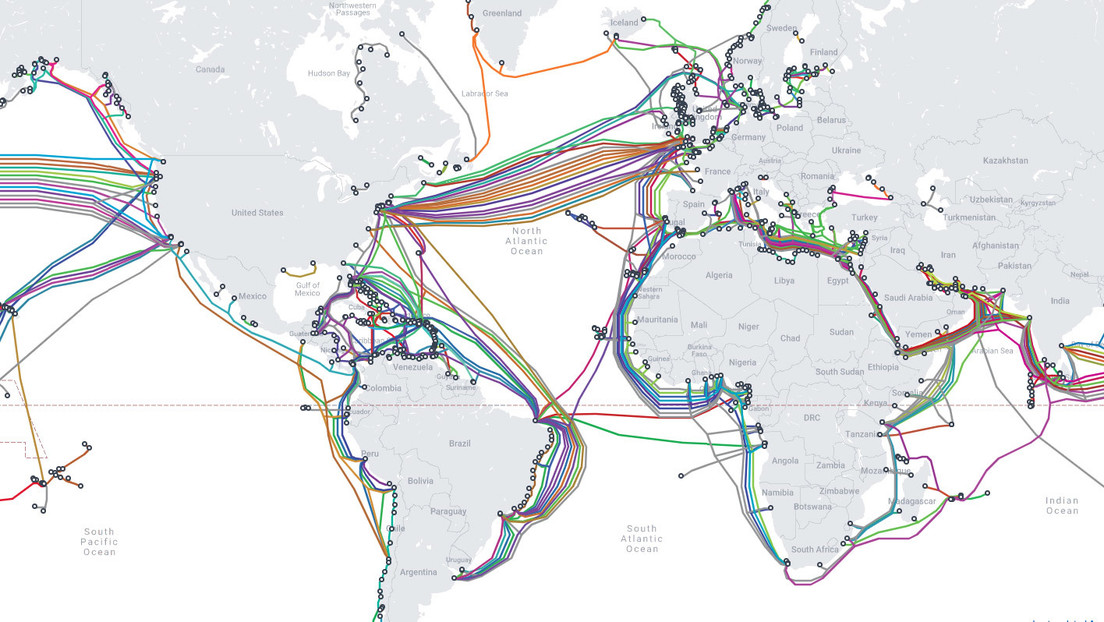 Así se ve la red de cables submarinos de fibra óptica que rodean la Tierra (VIDEO)
