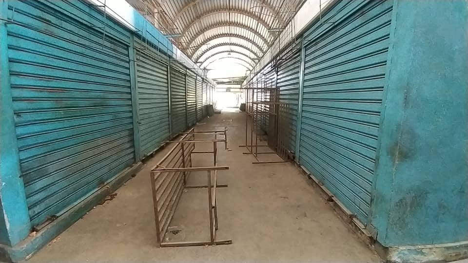 Desolación en Margarita: El 70% de los comercios en el mercado de Conejeros están cerrados (FOTOS)