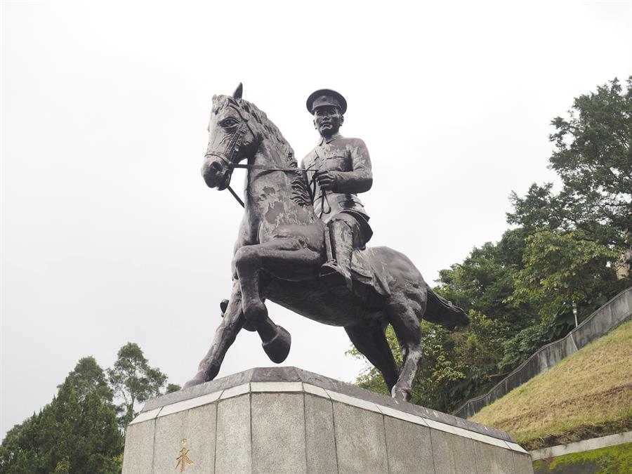 Taiwán planea retirar símbolos autoritarios de la época de Chiang Kai-shek por el de “Monumento a la Democracia”