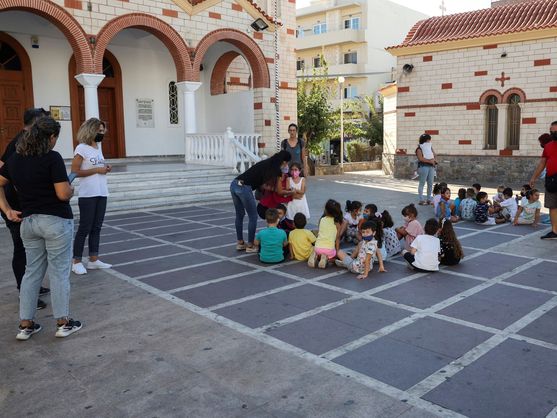 Muere un hombre en Creta al caer una iglesia tras un terremoto de magnitud 5,8