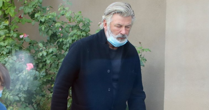 Las consecuencias legales que enfrentaría Alec Baldwin tras la tragedia en el rodaje de “Rust”