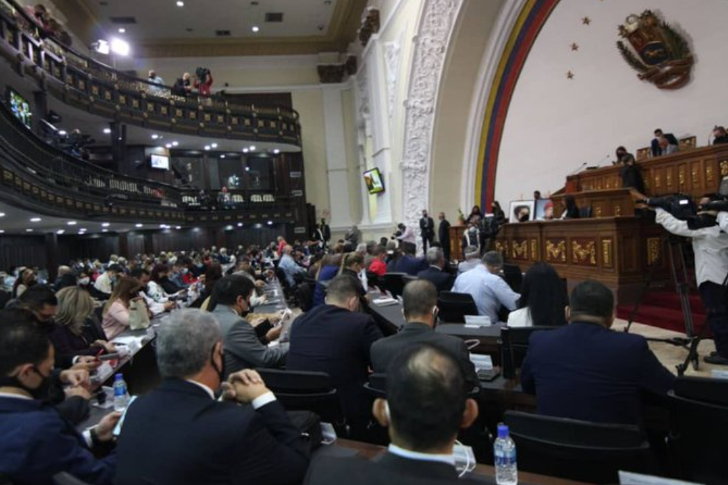 Asamblea fraudulenta le echó una mano a los “enchufados”, disfrazados de emprendedores