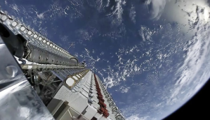 Tormenta geomagnética daña lote de satélites Starlink lanzados por SpaceX